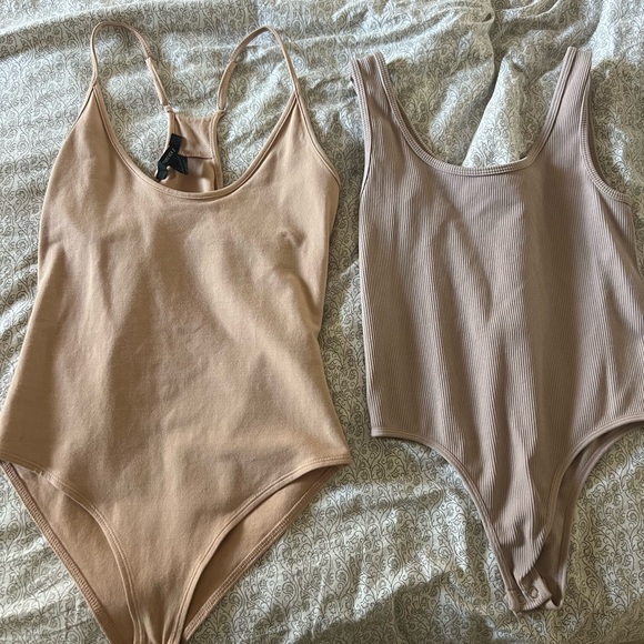 Assorted Women's Tops Collection - Picture 6 of 9